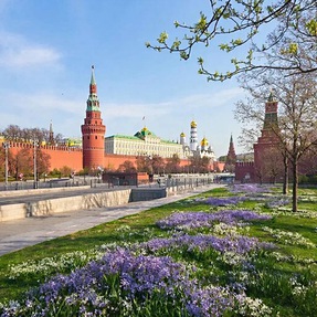 Красная площадь. Александровский сад. Концерт в Соборной палате